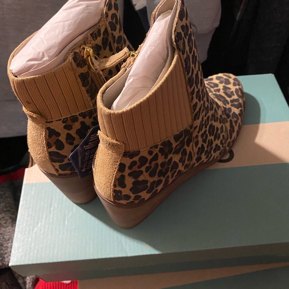 Bnwt toms natural leopard Sadie bootie size 8